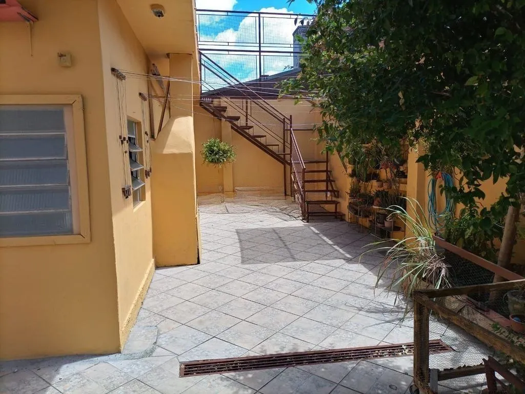 Imagem Casa 4 dormitórios no bairro Vila Ipiranga