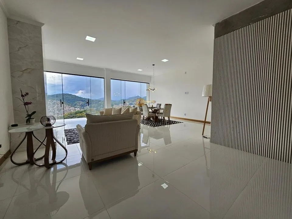 Imagem Casa em Condomínio para Venda em Teresópolis / RJ no bairro Barra do Imbuí