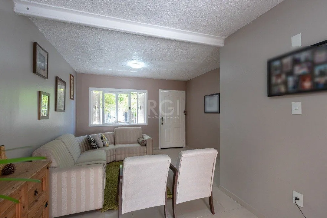 Imagem Sobrado para Venda - 150m², 3 dormitórios, sendo 1 suites, 1 vaga - Morro Santana