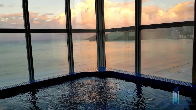 Imagem Apartamento Frente Mar para Venda em Balneário Camboriú, CENTRO, 4 dormitórios, 4 suítes, 5 banheiros, 4 vagas