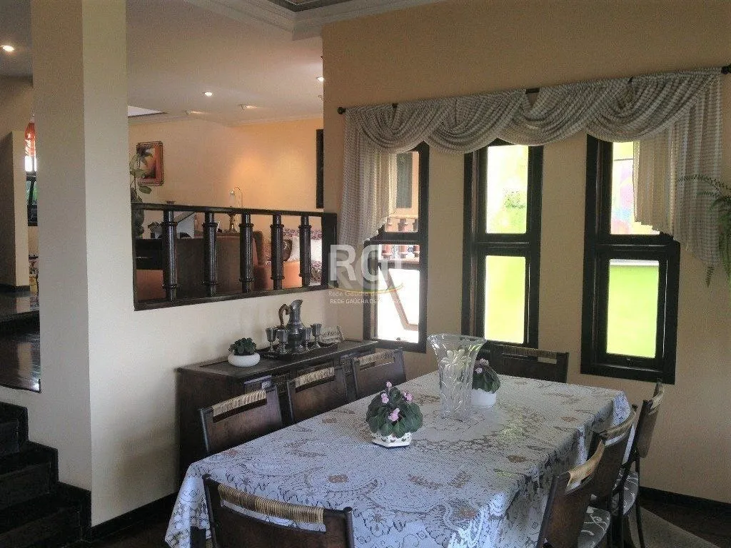 Imagem Casa Condominio para Venda - 350m², 4 dormitórios, sendo 1 suites, 2 vagas - Nonoai