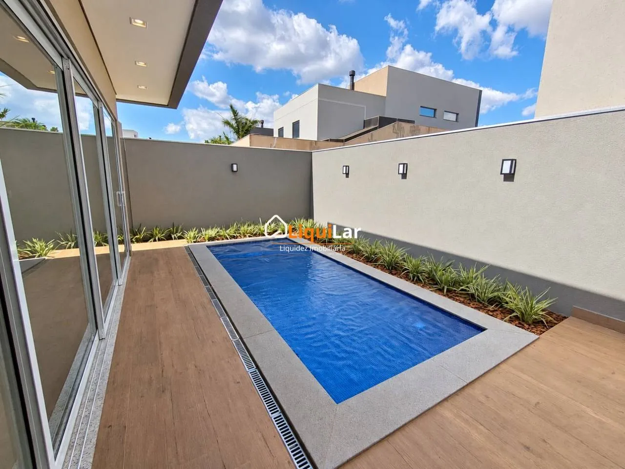 Imagem Residencial Alphaville II | Casa Térrea de Alto Padrão com 3 Suítes, Piscina Aquecida e Energia Fotovoltaica