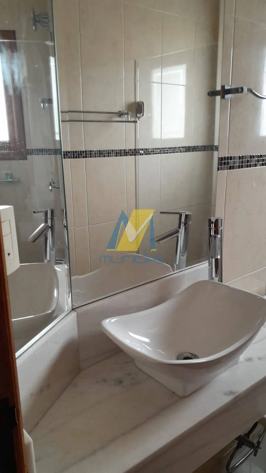 Imagem Sobrado com 3 suítes e 4 vagas à venda no Parque das Nações