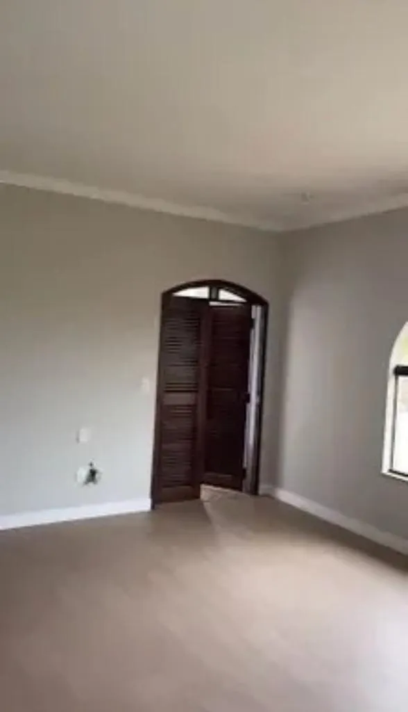 Imagem Casa à venda 6 Quartos, 6 Suites, 5 Vagas, 550M², Vila Jaboticabeira, Taubaté - SP