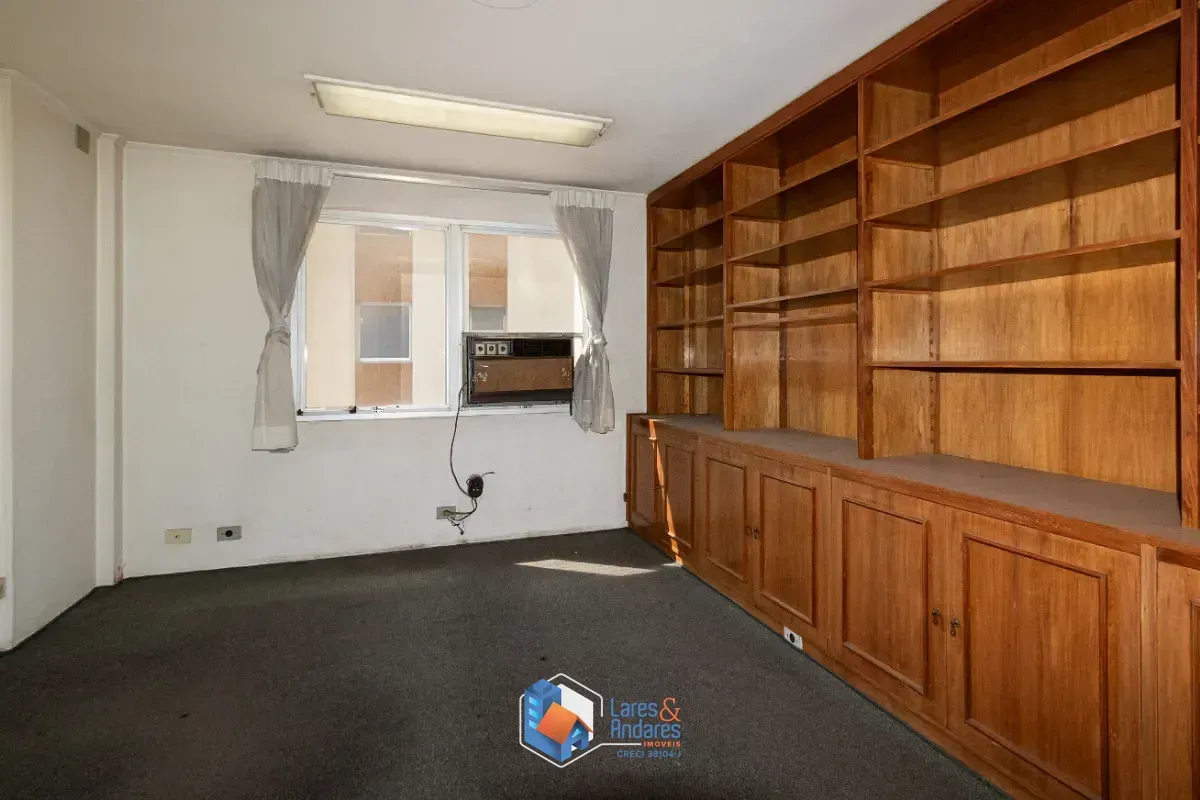 Imagem Conjunto comercial para venda em Liberdade, 276m²