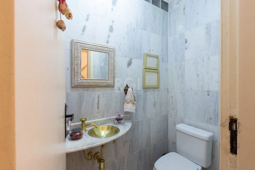 Imagem Casa para Venda - 192m², 4 dormitórios, sendo 3 suites, 4 vagas - Tristeza