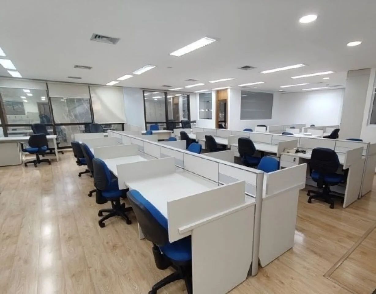 Imagem Sala comercial com 251m², para locação, com salas e vão livre, 6 vagas, na Vila Olímpia