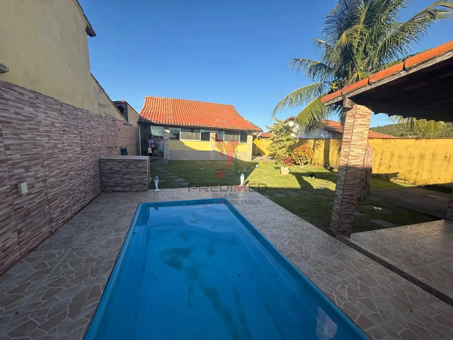 Imagem CASA À VENDA COM PISCINA - R$ 400.000