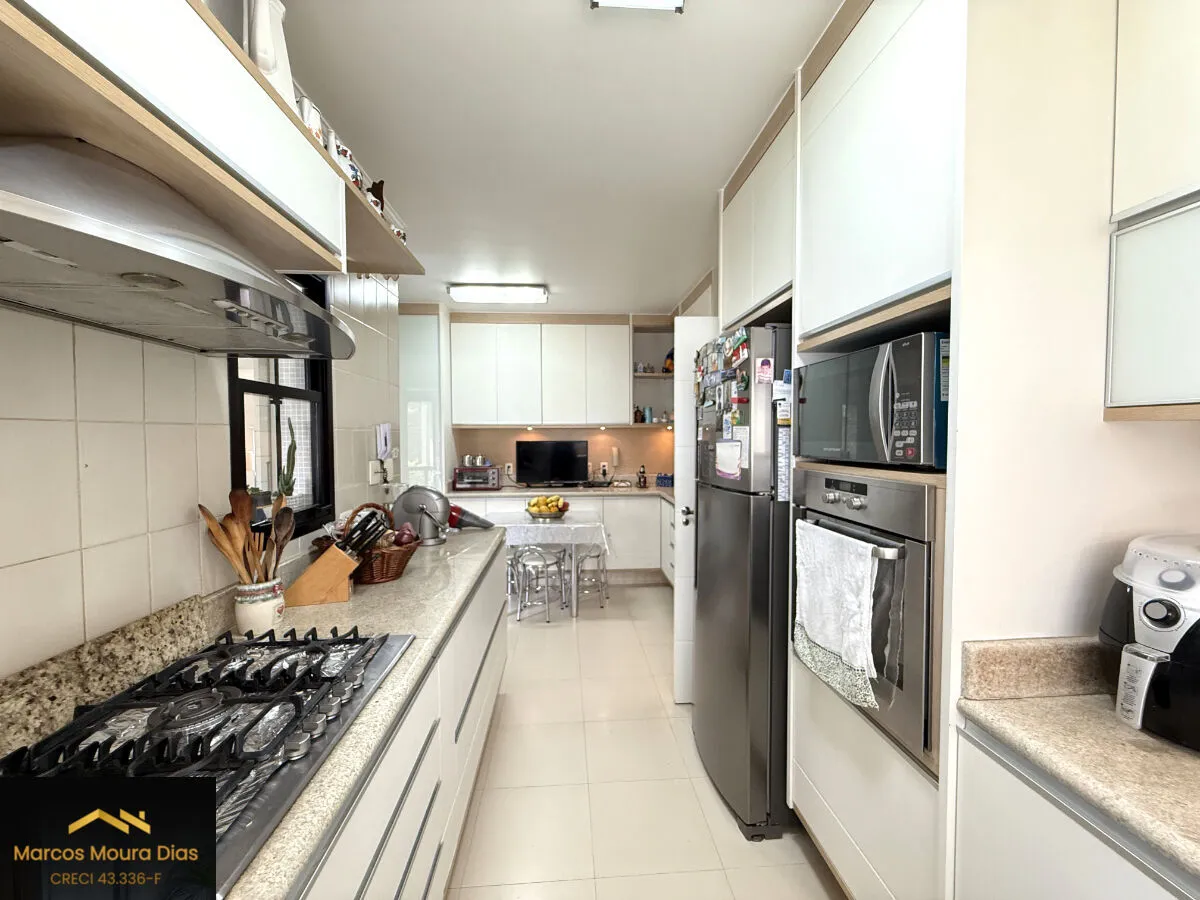 Imagem Apartamento 205m² com 4 Dormitórios ( 3 suítes) e 3 Vagas de Garagem. Edifício com lazer em Perdizes