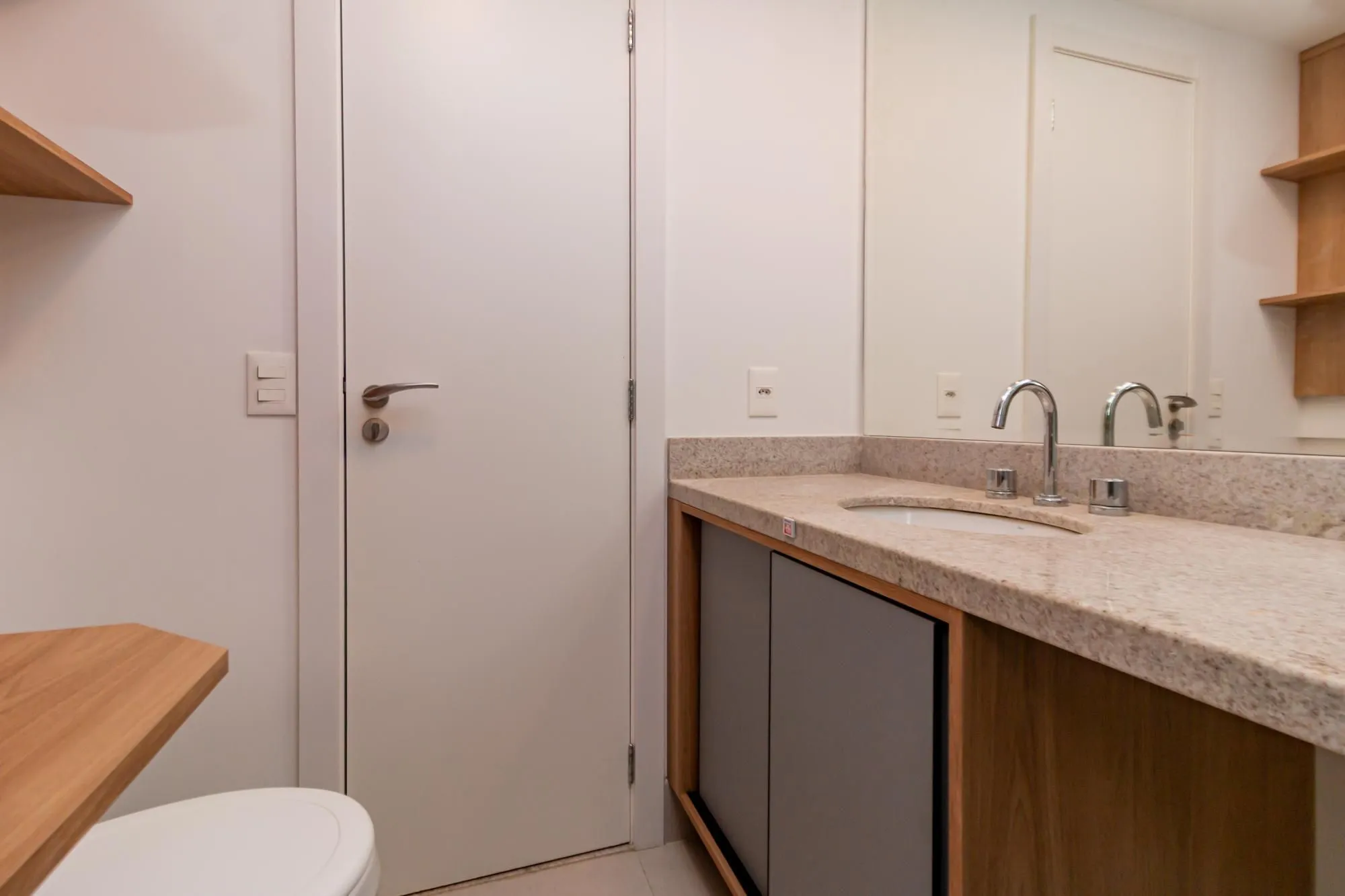 Imagem STUDIO ANDAR ALTO C BAIXA EM FRENTE A REDENÇÃO Porto Alegre