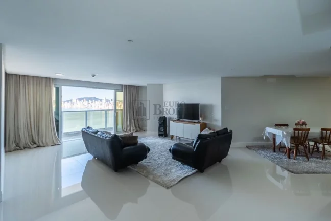 Imagem Excelente apartamento com vista mar em Balneário Camboriú.