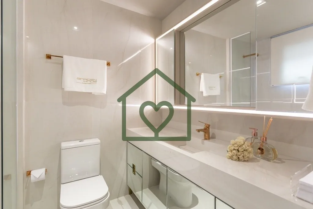 Imagem Jardim Europa, apto andar alto com 202 metros privativos sendo 3 suítes e 3 vagas no Tree Haus, emp...