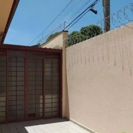 Imagem Sobrado, 03 dormitórios, 02 banheiros + salao uso comercial