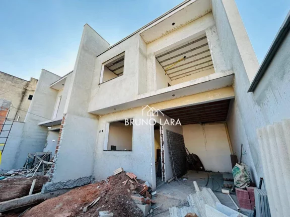 Imagem Casa duplex à venda no bairro Jardim Petrópolis- Betim/MG