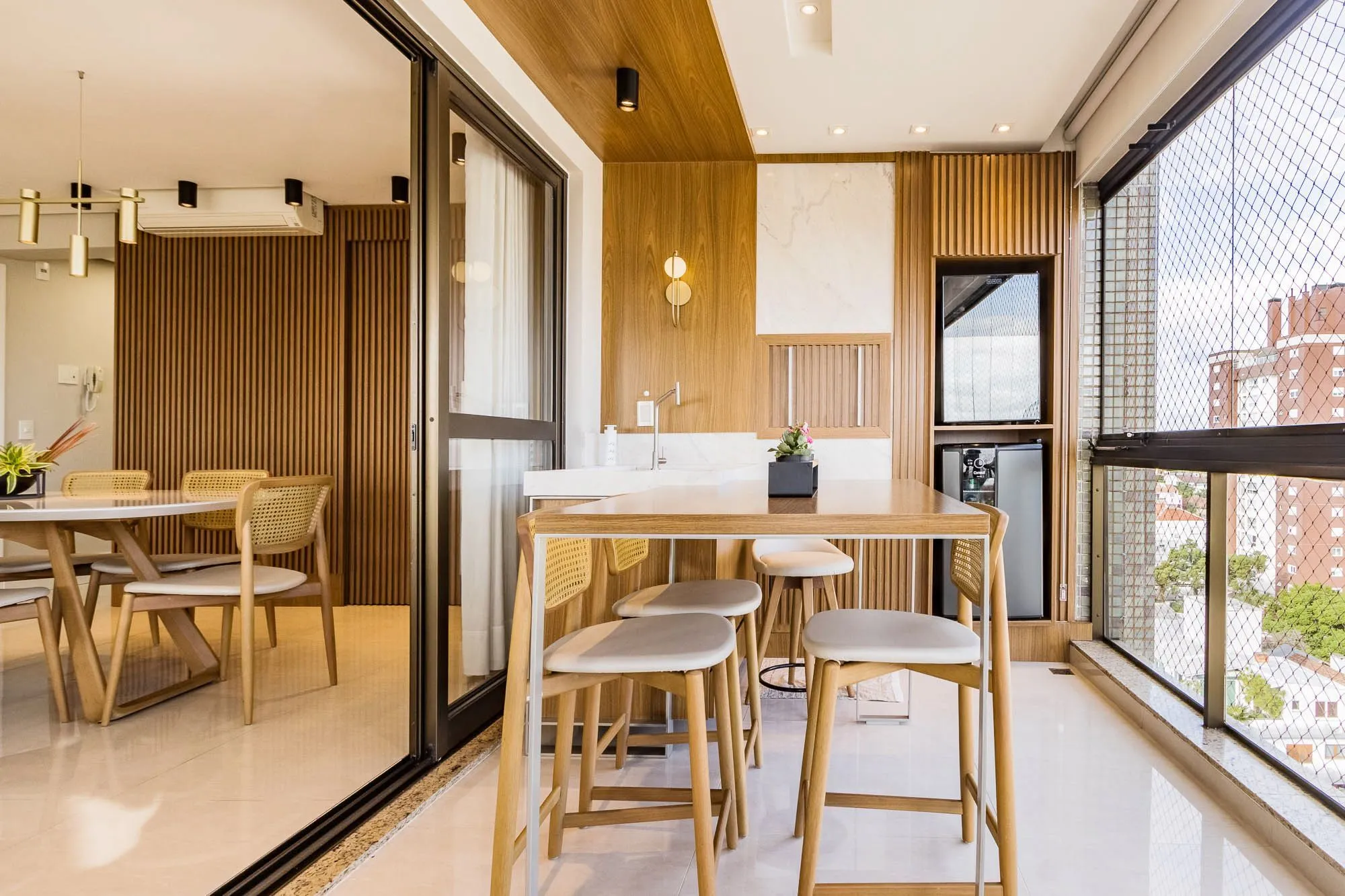 Imagem Apartamento de 3 quartos, 3 suítes e 2 vagas de garagem Higienópolis em POA