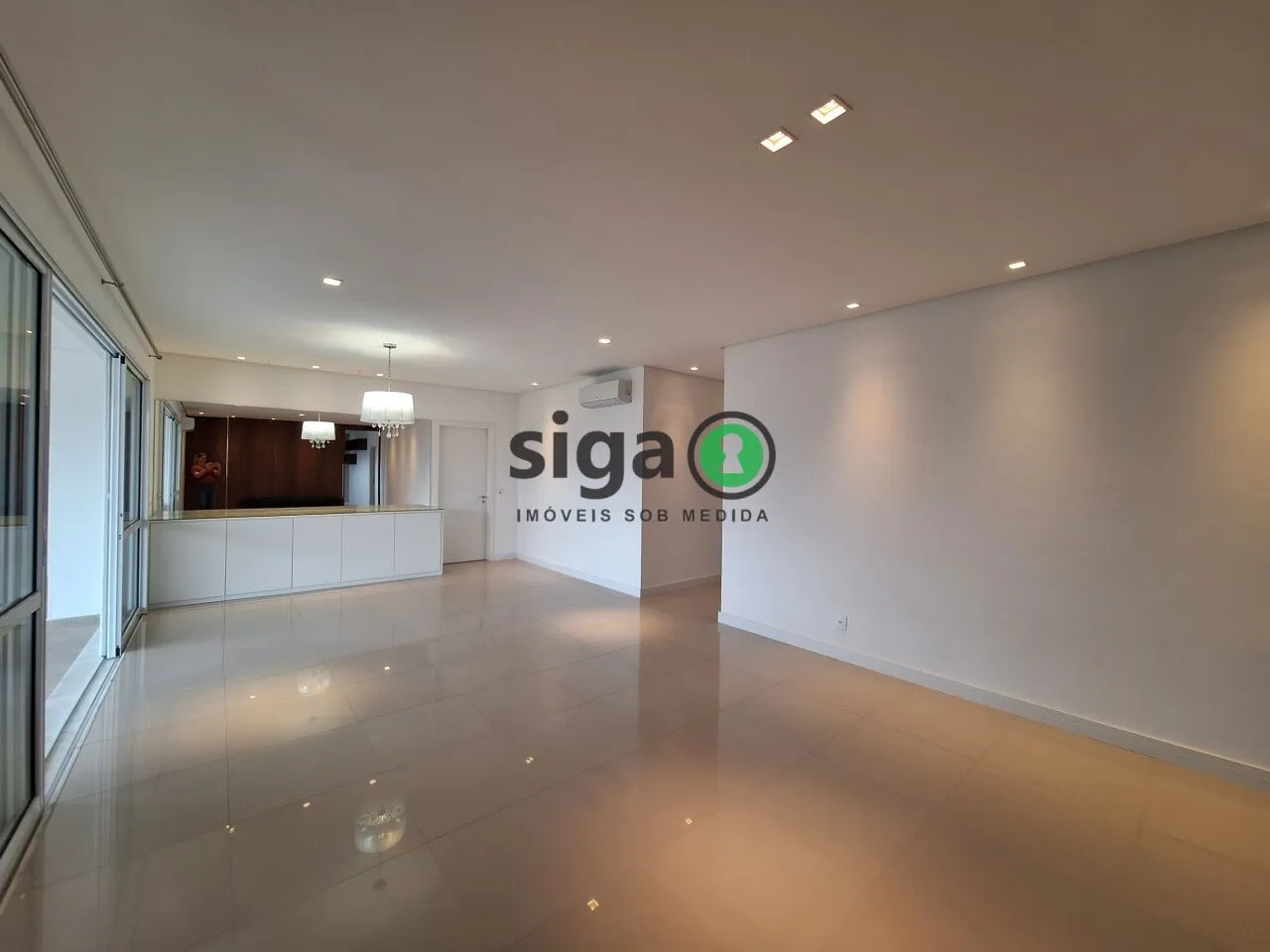 Imagem Apartamento com 4 Dormitórios, 4 vagas, 281m2 à venda no Panamby.