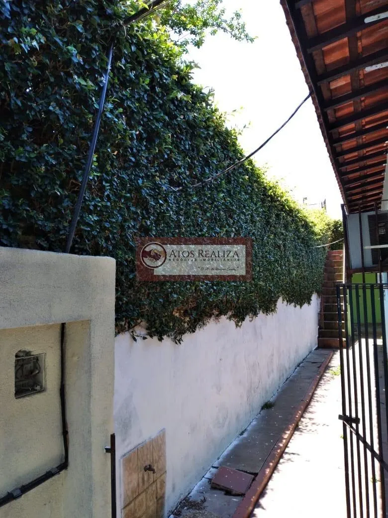 Imagem Casa térrea com edícula à venda em Jardim Esmeralda Região da Cidade Dutra SP. 300m², 3 dormitórios, 2 banheiros, 4 Vagas de garagem por R$800.000. Oportunidade!