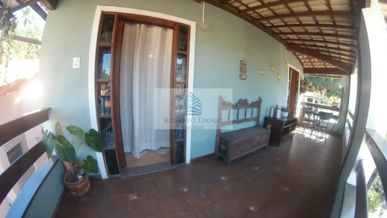 Imagem Casa de luxo à venda em Niterói-RJ, bairro Pe Pequeno: 9 quartos, 3 suítes, 4 salas, 9 banheiros, 3 vagas de garagem, 370m² de área.