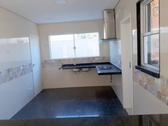 Imagem CASA ASSOBRADADA EM CONDOMIINIO COM SEGURANÇA 24 HS