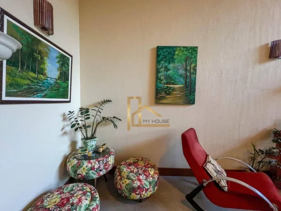 Imagem Casa Linear no Green Valley – 4 Suítes, Semi Porteira Fechada, Vista Deslumbrante e Sofisticação em Teresópolis