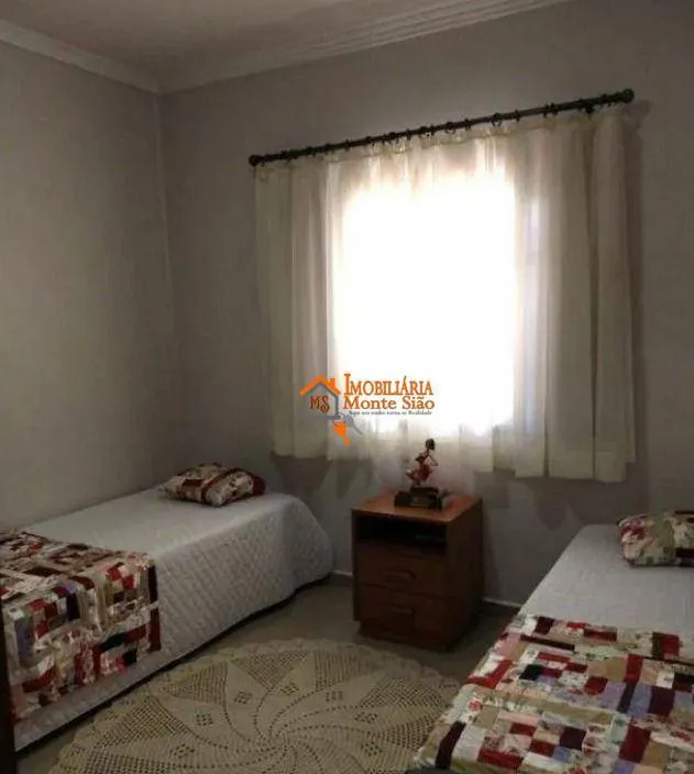 Imagem Sobrado com 4 dormitórios à venda, 200 m² por R$ 950.000 - Jardim Paraventi - Guarulhos/SP