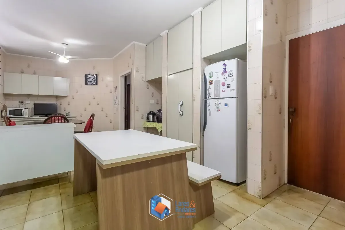 Imagem Casa para venda em Vila Cordeiro com 3 quartos, sendo 2 suítes, 194m²