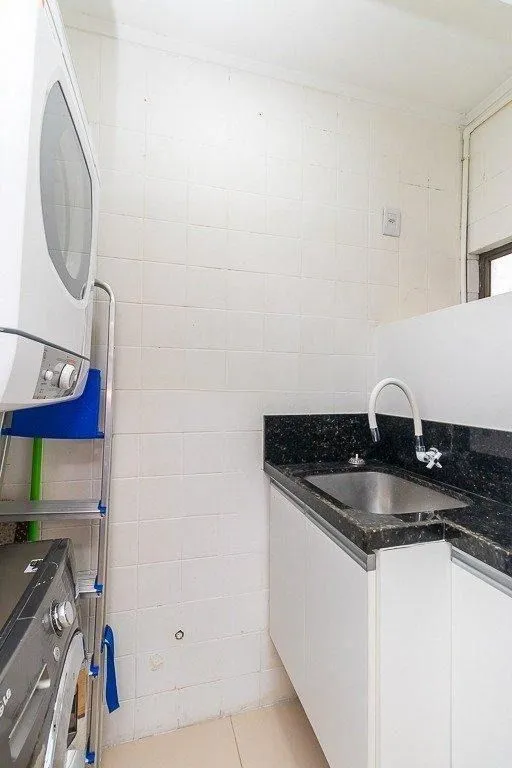 Imagem Casa em condomínio com 4 quartos, 2 suítes e 2 vagas à - Jardim Sabara