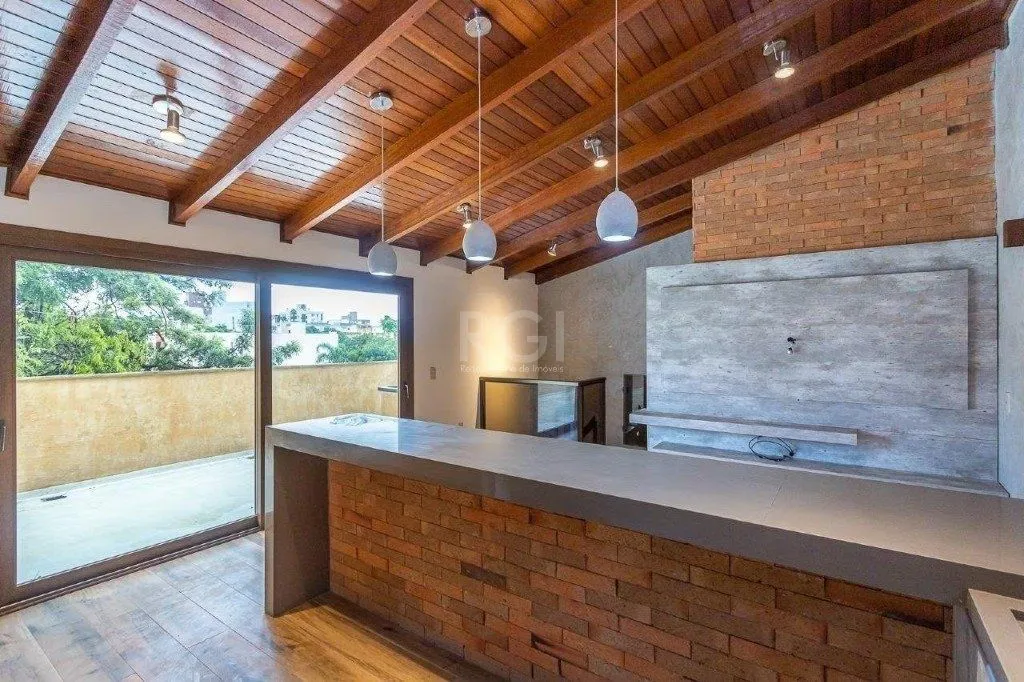 Imagem Cobertura de 140m² - 3 dormitórios, 2 banheiros, terraço com churrasqueira e 1 vaga de garagem no Bom Jesus
