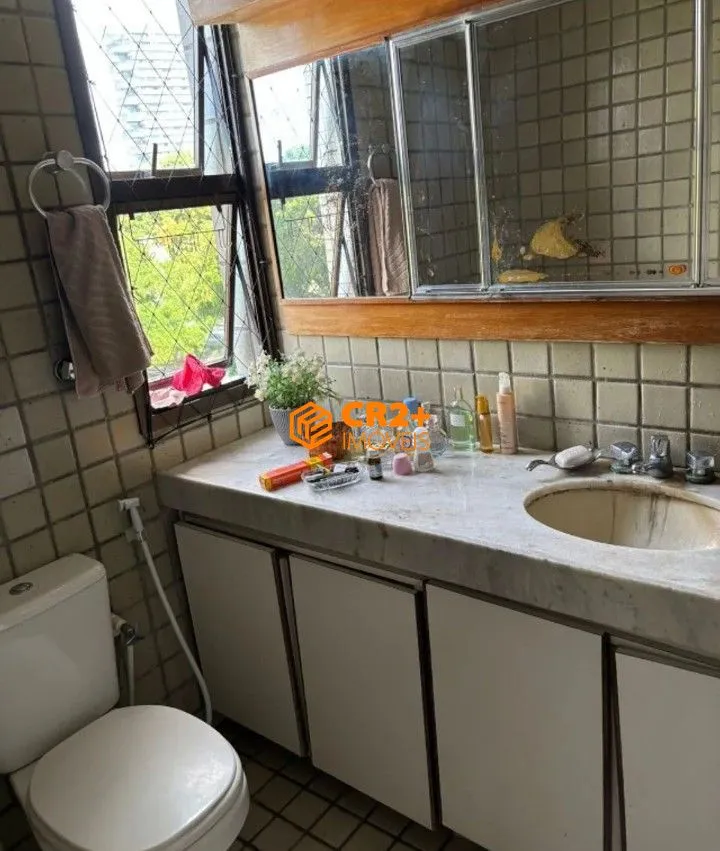 Imagem Vendo apartamento 03 quartos, 01 suíte, 237m2, 03 vagas de garagem na Jaqueira.