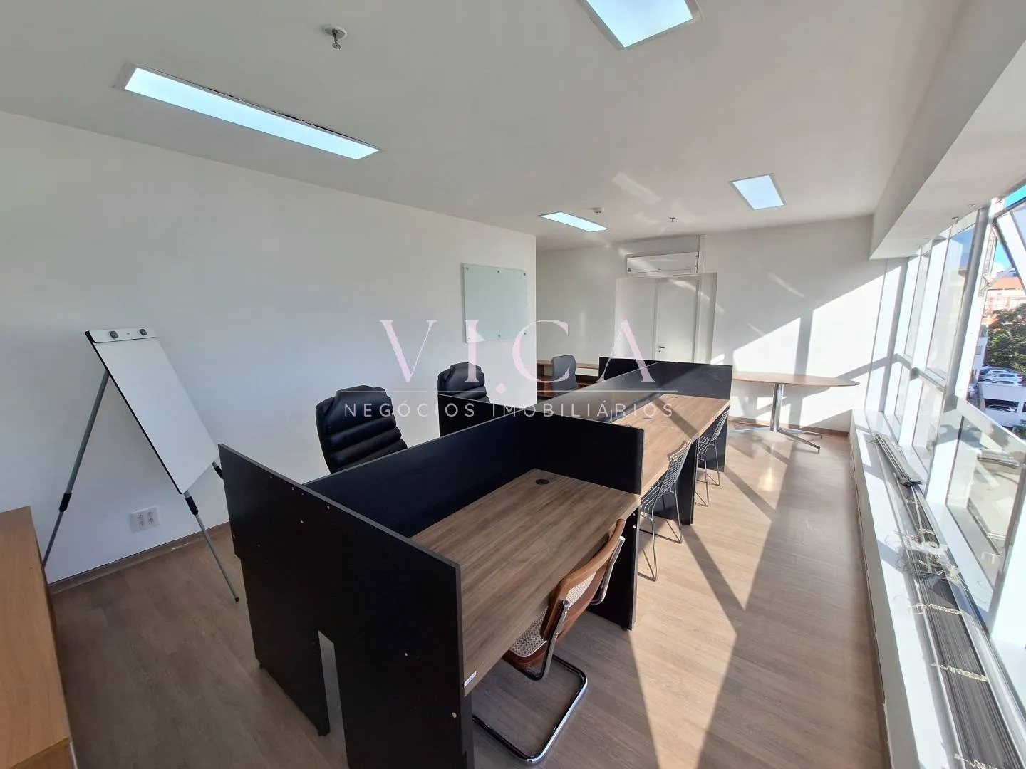 Imagem Sala mobiliada 42m² para aluguel por R$ 3.000,00/mês - Alphaville/SP