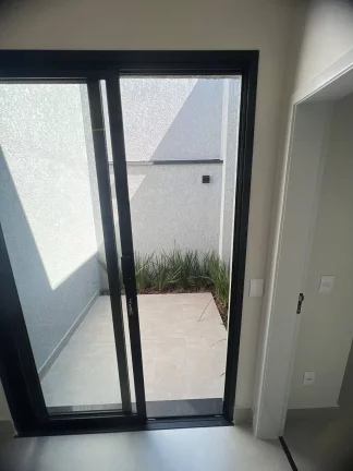 Imagem CASA 03 DORMITÓRIOS SENDO 01 COM SUÍTE MASTER CONDOMINIO VILLAGIO IPANEMA I