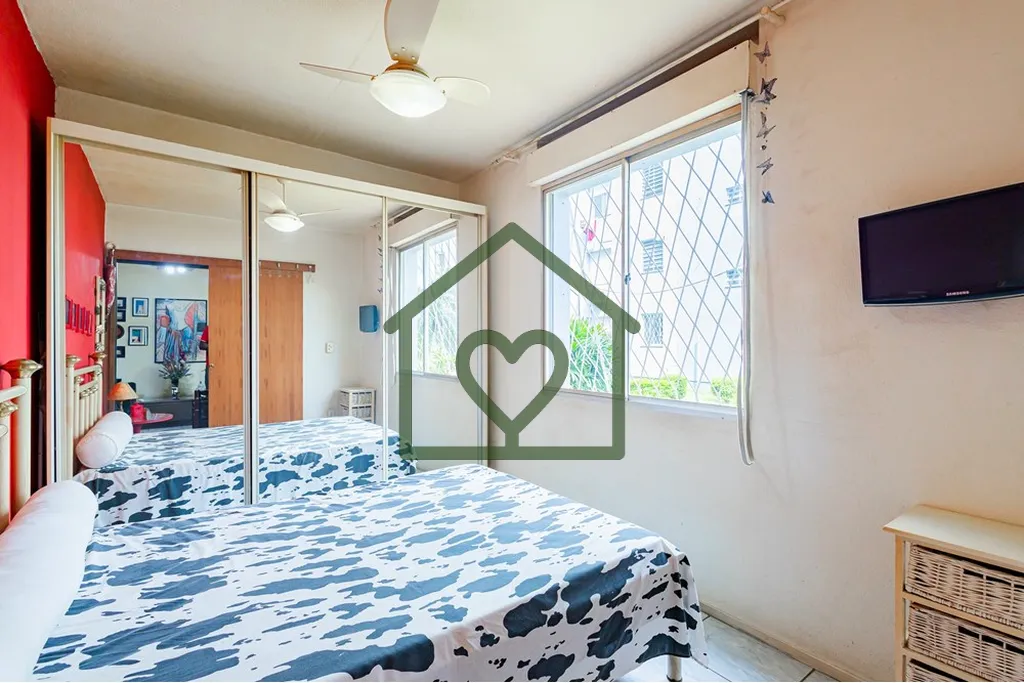 Imagem Descubra o seu novo lar no coração de Porto Alegre. Este aconchegante apartamento está localizado...