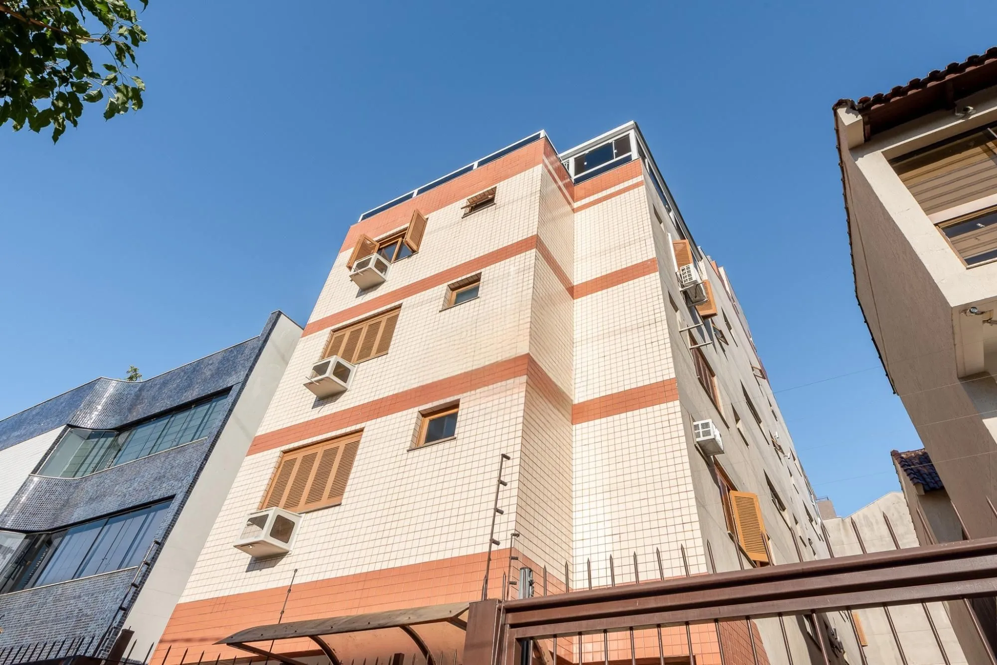 Imagem Cobertura 100% reformada,3 dormitórios, 1 suíte, 2 vagas no bairro Jardim Itu
