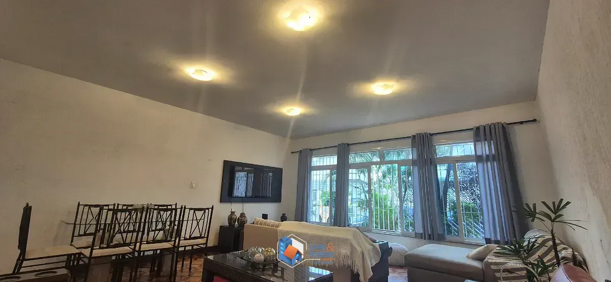 Imagem Casa para venda em Aclimação com 4 quartos, sendo 1 suíte, 215m²