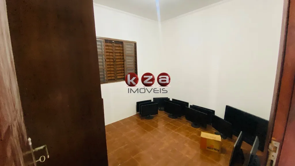 Imagem Imperdível casa à venda em Valinhos-SP, Jardim Itapuã: 4 quartos, 1 suíte, 2 salas, 3 banheiros, 3 vagas, 158m². Aproveite!