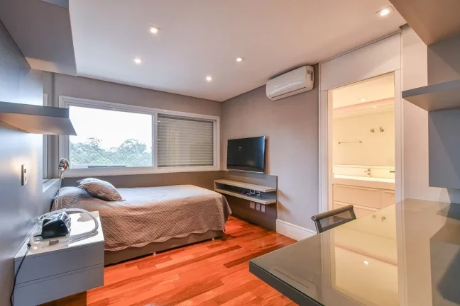 Imagem Apartamento à venda em São Paulo, Vila Nova Conceição, com 3 quartos, 244m2