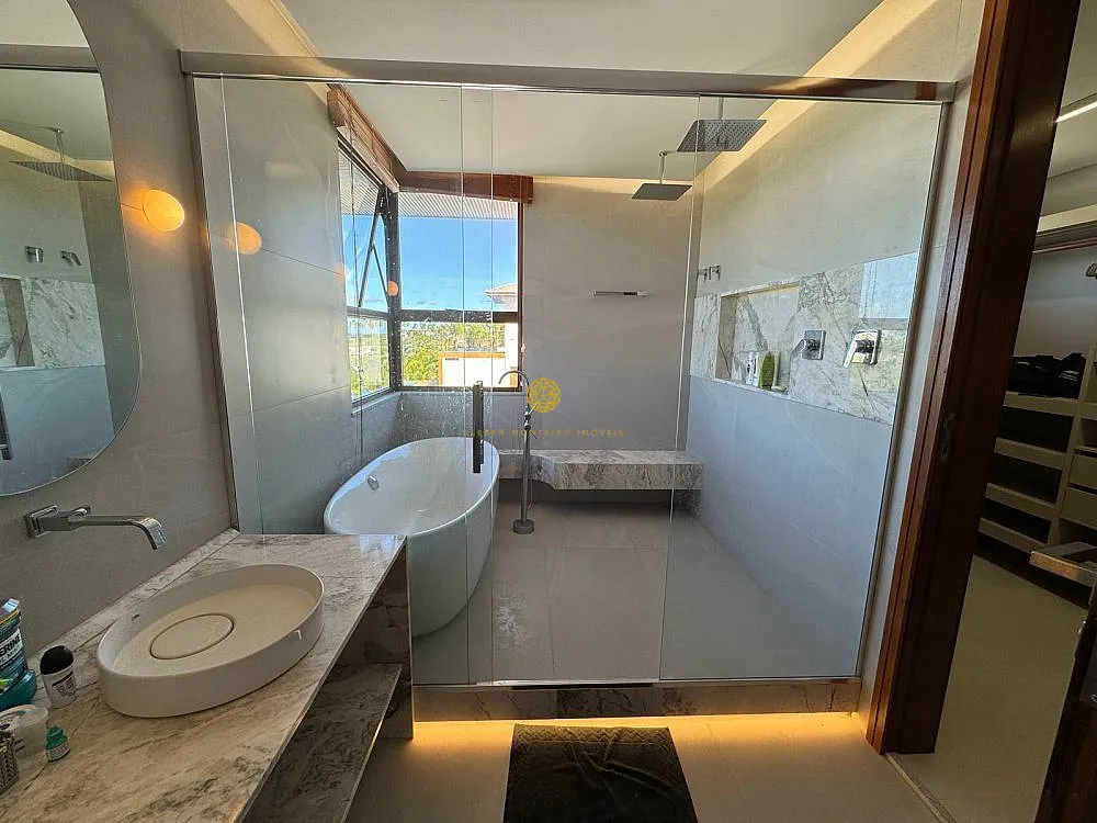 Imagem Casa de luxo no Piscinas Naturais  Praia do Forte, 7 suítes
