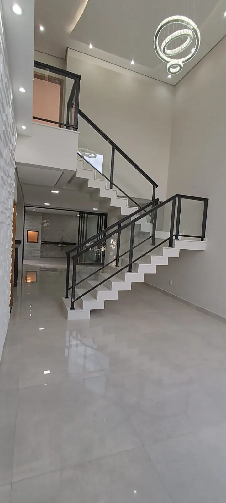 Imagem Casa de Alto Padrão no Condomínio Golden Park ? 225m², 3 Suítes, Piscina e Área Gourmet