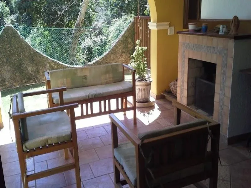 Imagem Casa de Luxo em Condomínio de Prestígio em Valinhos-SP: 4 suítes, uma independente, 3 salas, escritório, 6 banheiros, 4 vagas, 400m², em meio ao verde