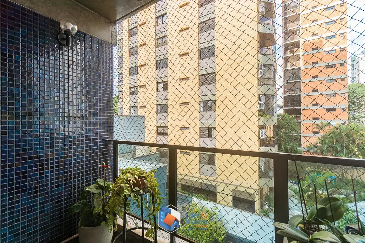 Imagem Apartamento para venda em Moema com 3 quartos, sendo 1 suíte, 152m²