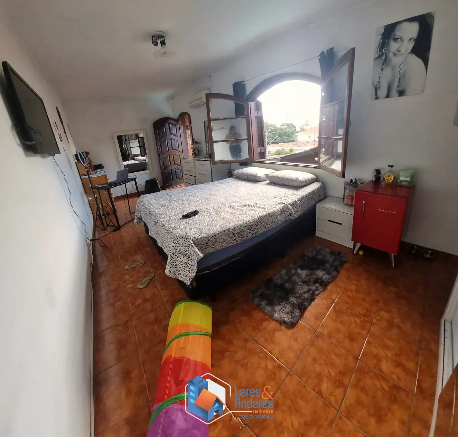 Imagem CASA À VENDA, COM 240 M², 3 DORMS (1 SUÍTE COM HIDRO), COZINHA COM MÓVEIS PLANEJADOS, ÁREA DE LAZER COM PISCINA E 4 VGS - SANTA TERESINHA - SÃO PAULO