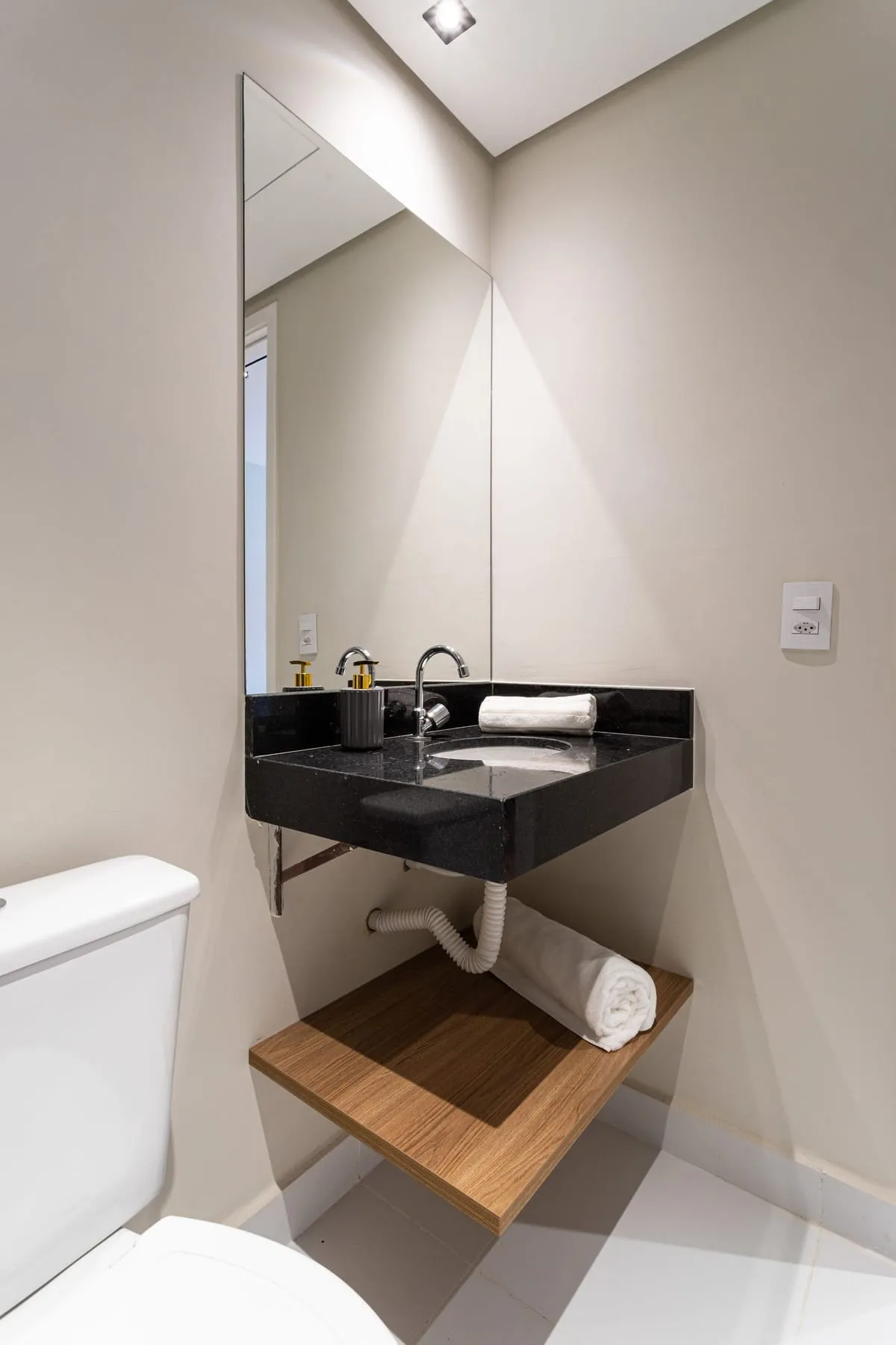 Imagem Apartamento com 1 Quarto para alugar, 28m² - Saúde