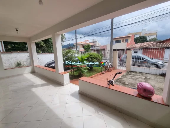 Imagem casa bem localizada com edícula