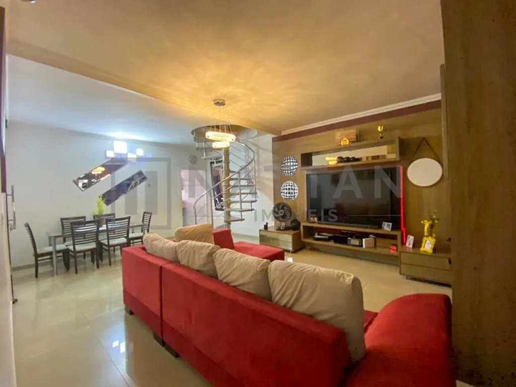 Imagem Imóvel mobiliado com 4 dormitórios, cerca de 700 m² de área útil, lareira e área gourmet