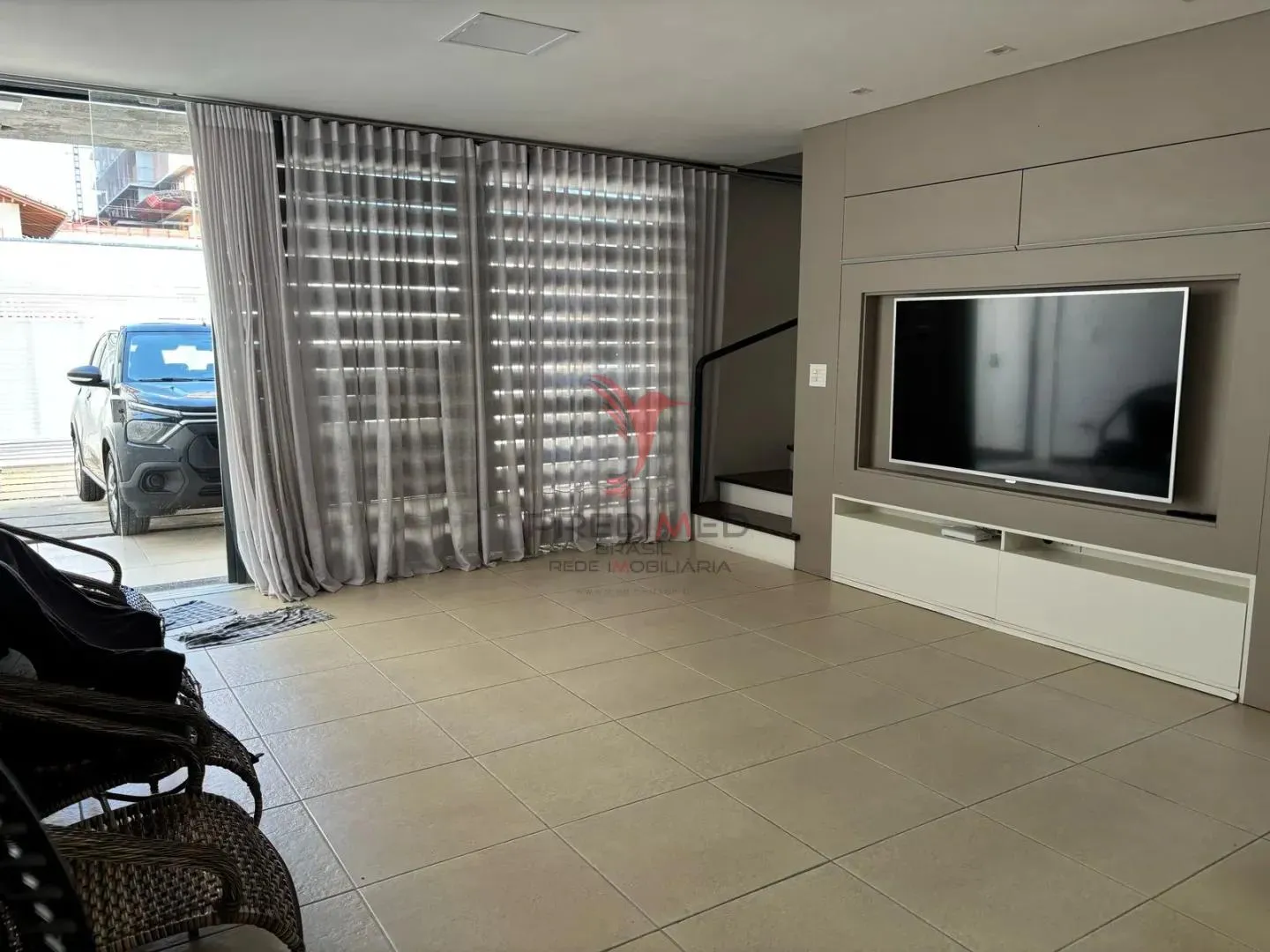 Imagem Casa de Alto Padrão em Piçarras - Jacuzzi Privativa, 3 Suites, Área Gourmet, 4 Vagas