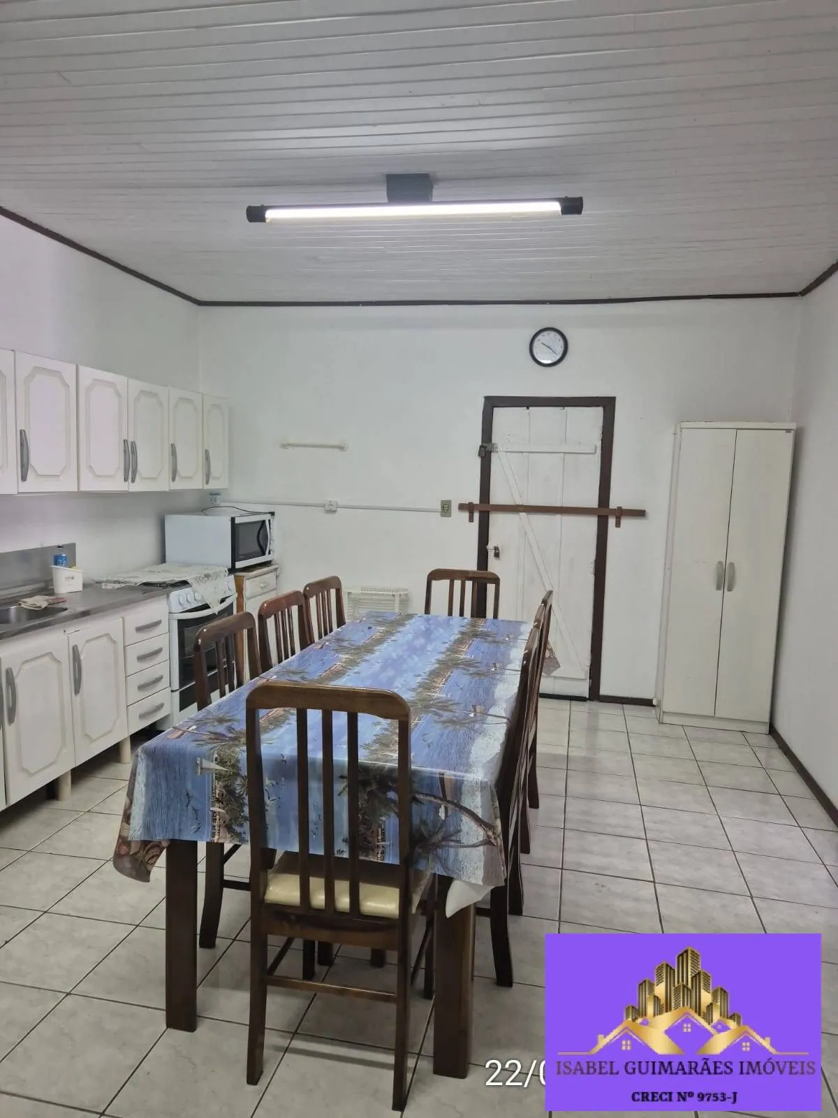 Imagem Alugo Casa Mobiliada, 04 quartos, 02 banheiros, no Centro de Navegantes