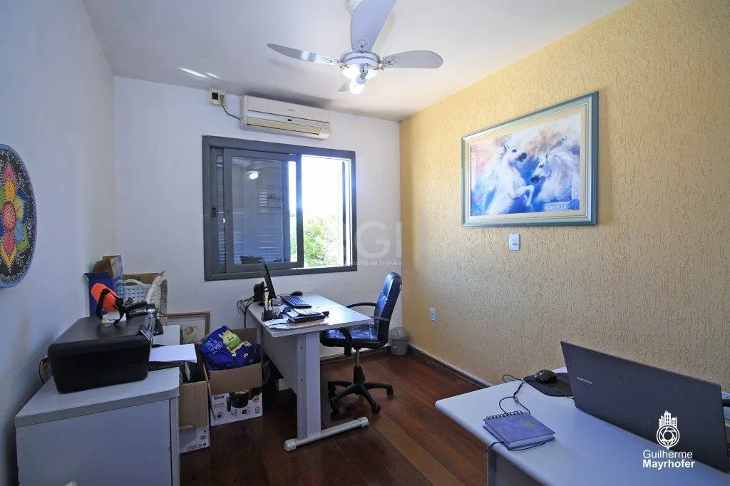 Imagem Casa para Venda - 225.36m², 3 dormitórios, sendo 1 suites, 4 vagas - Camaquã