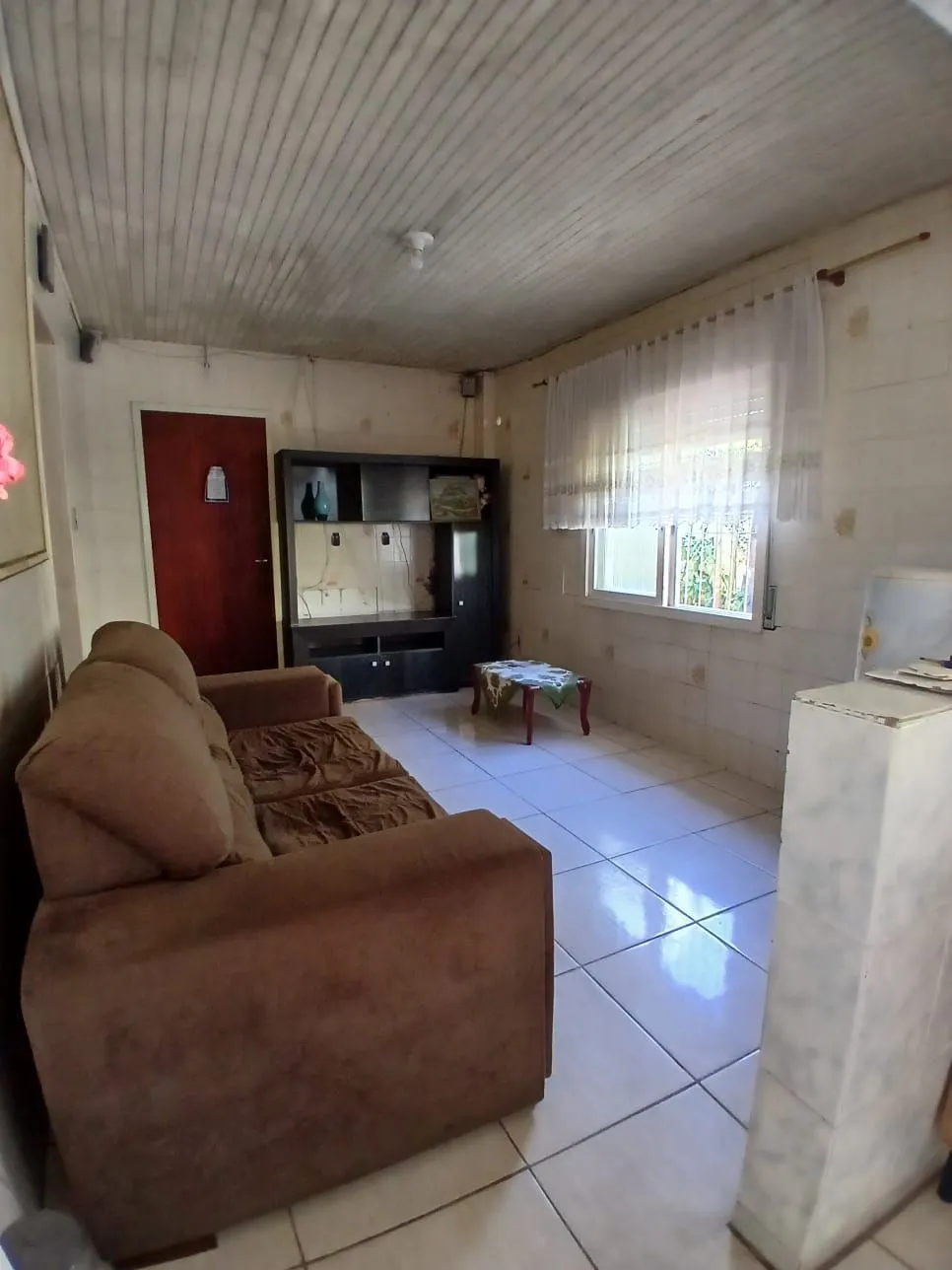 Imagem Ampla casa com patio no bairro Rubem Berta .