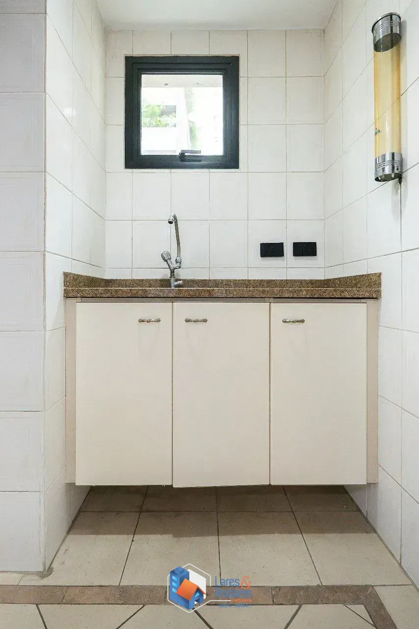 Imagem Conjunto comercial para venda em Cerqueira César, 88m²