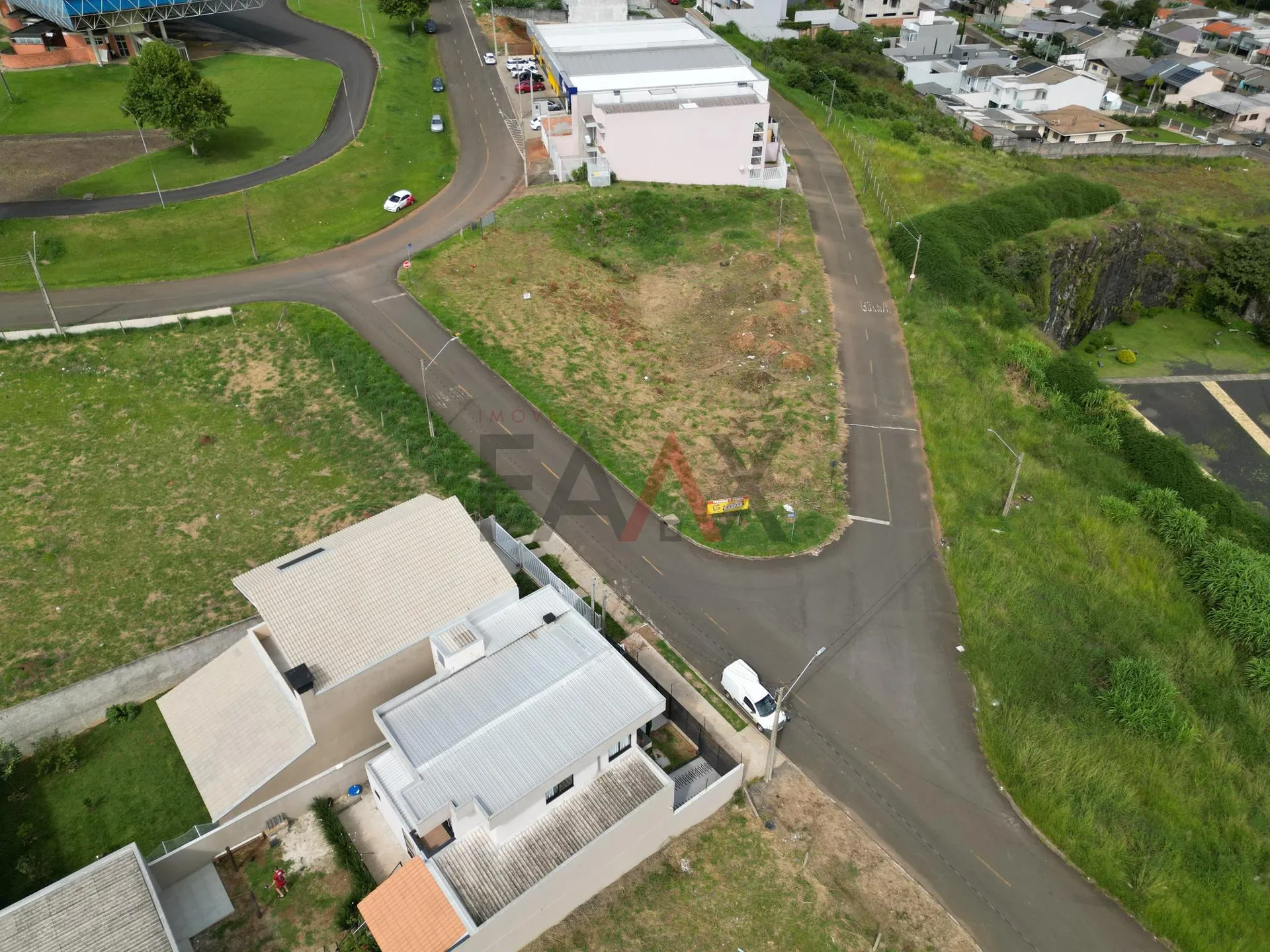 Imagem Terreno à Venda em Guarapuava - 597,82 m ao Lado da Praça da Fé